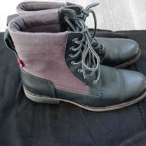 Mens Levi,s Booties